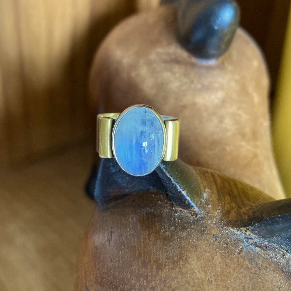 Moon stone ring